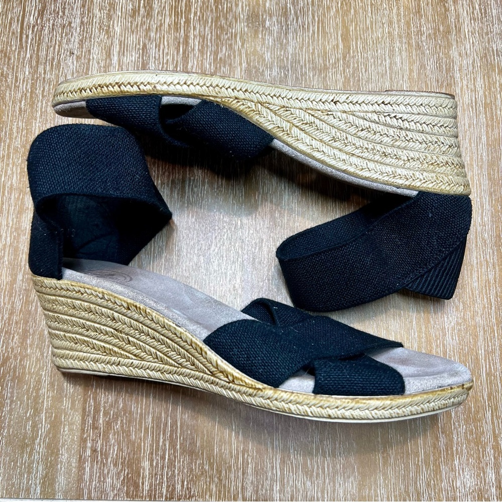 CHARLESTON SHOE CO. Black Espadrille Wedges